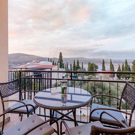 Donji Okrug  Apartments Villa Kameja מראה חיצוני תמונה