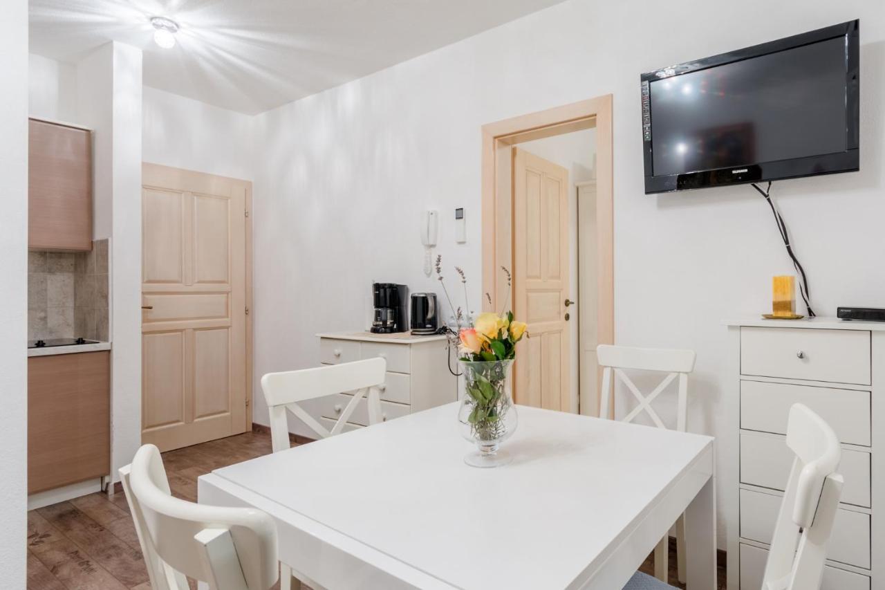 Donji Okrug  Apartments Villa Kameja חדר תמונה