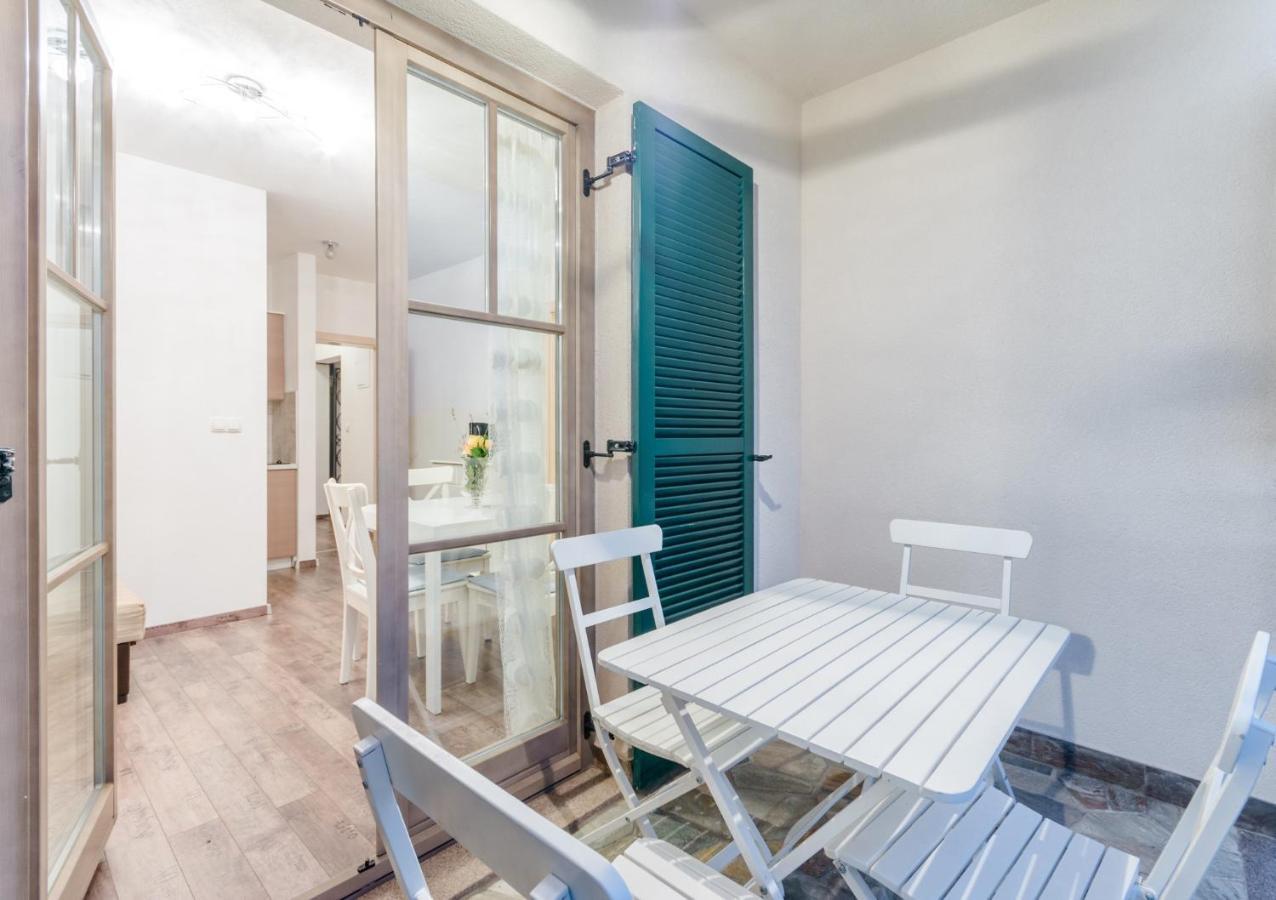 Donji Okrug  Apartments Villa Kameja חדר תמונה