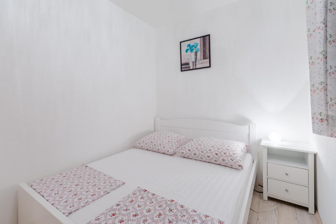 Donji Okrug  Apartments Villa Kameja חדר תמונה